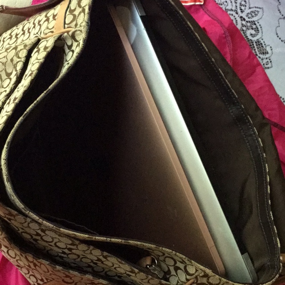 coach Signature laptop carry bag preowne like new - Picture 10 of 16